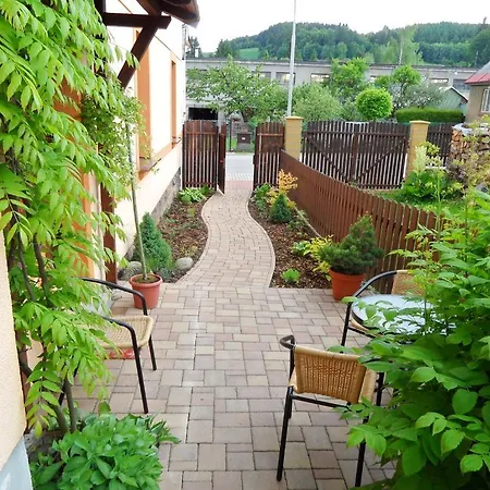 Apartman V Popelkach Appartamento Lomnice nad Popelkou